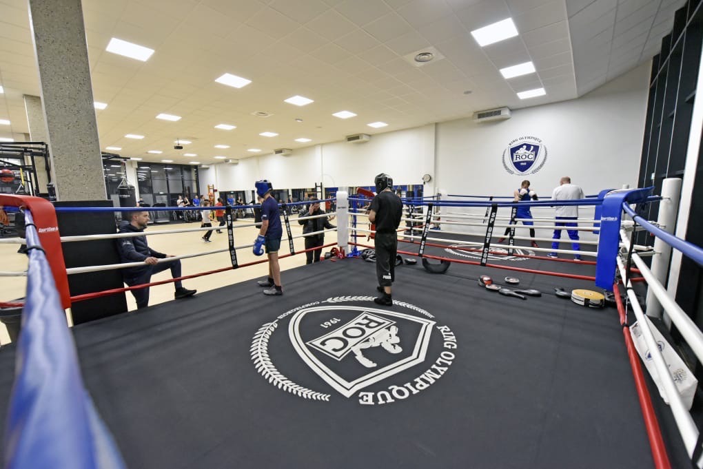 Salle-de-boxe-rings-en-activite