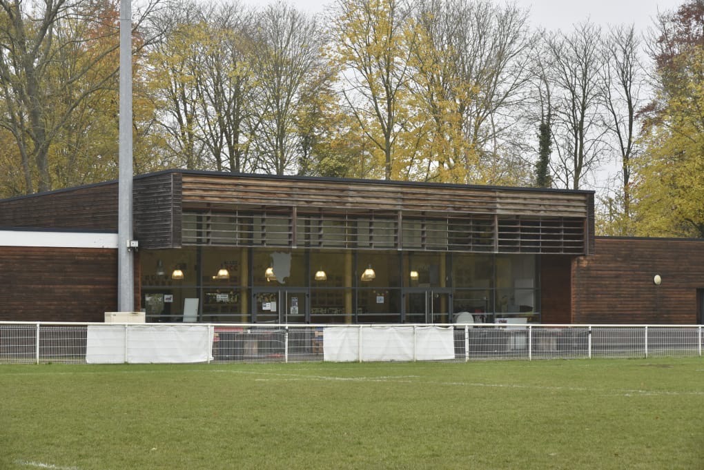 Stade-Rugby-Club-House-bureaux-vue-exterieure-1