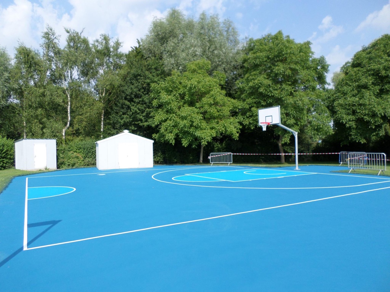 Stadium-Demi-Terrain-de-Basketball