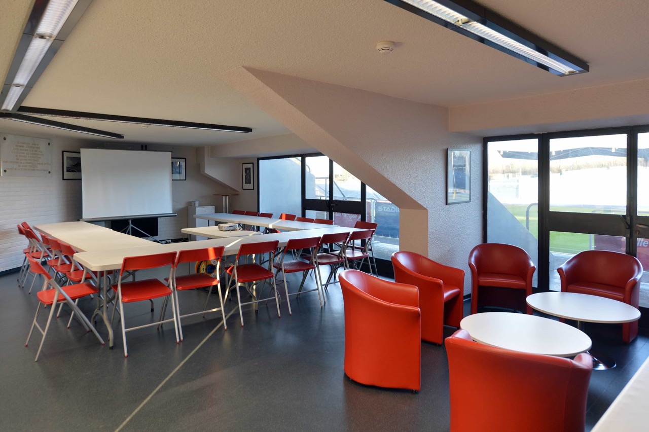 Stadium-Salon-Presidentiel-Stade-Honneur