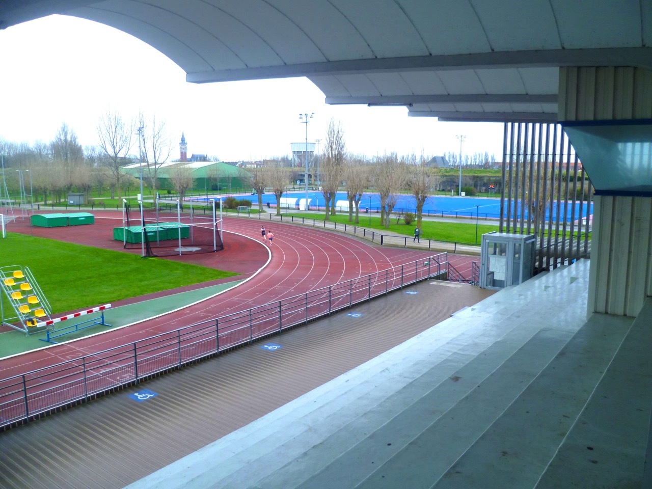 VUE-DENSEMBLE-TRIBUNE