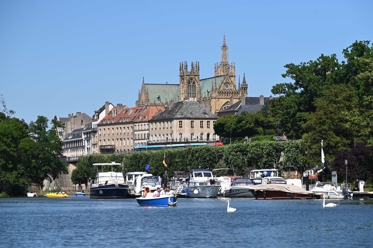 5ef5bf9f5de65_Plan_d_eau_port_temple_cathedrale_bateau_nautisme__29_