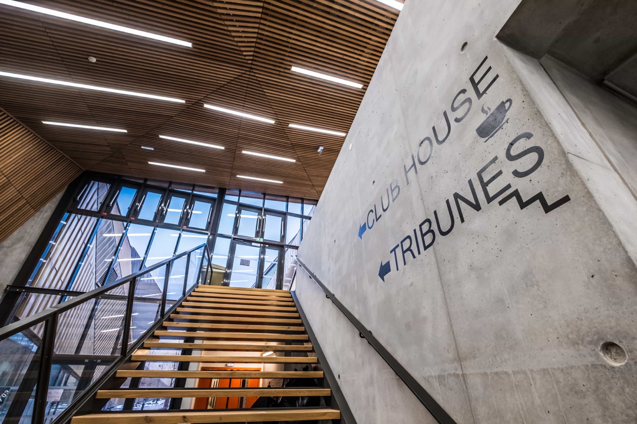 Acces-tribunes-et-club-house