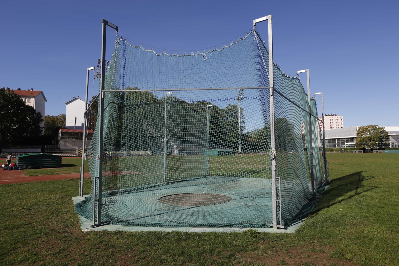 cage_stade_athletisme_leo_lagrange