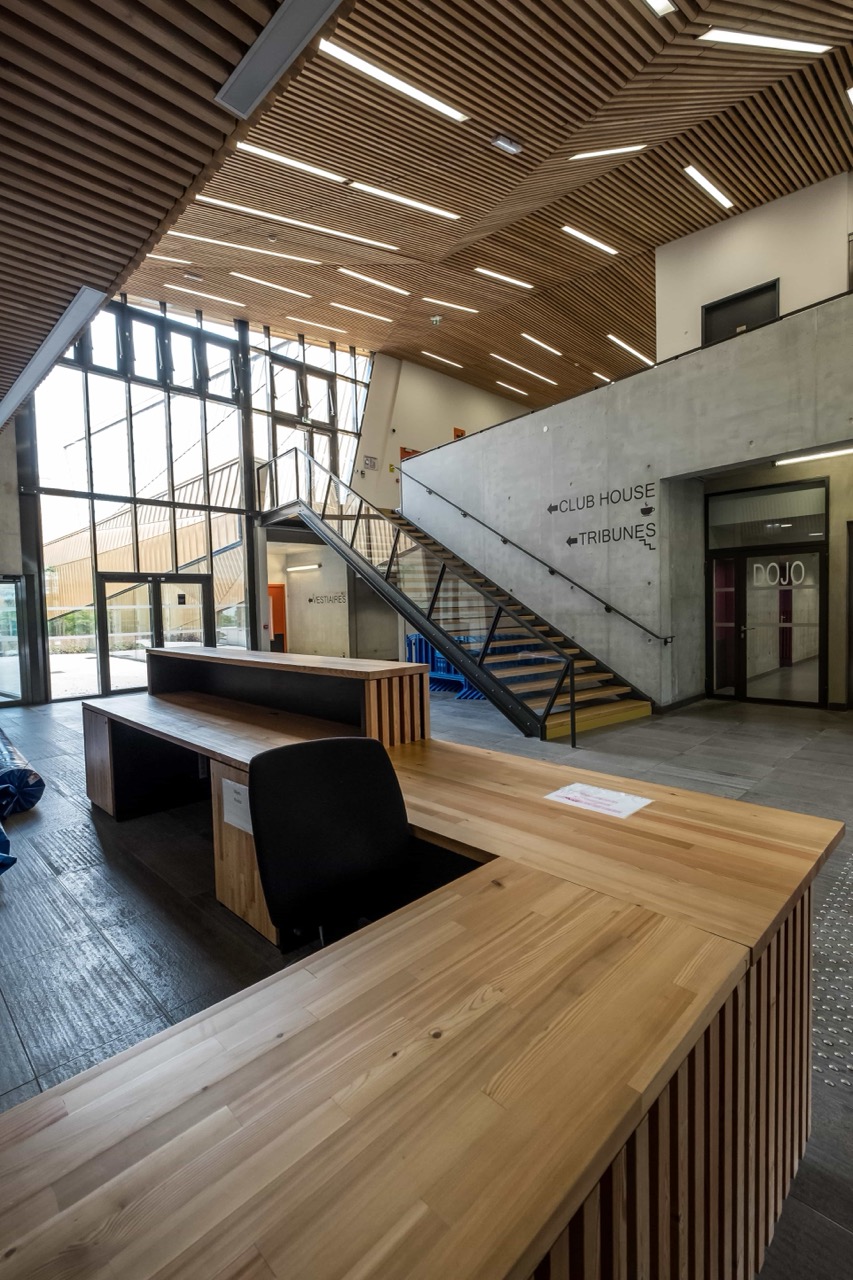 Complexe-Sportif-La-Fontaine-Arnaud-BELTRAME-_-Hall-dentree