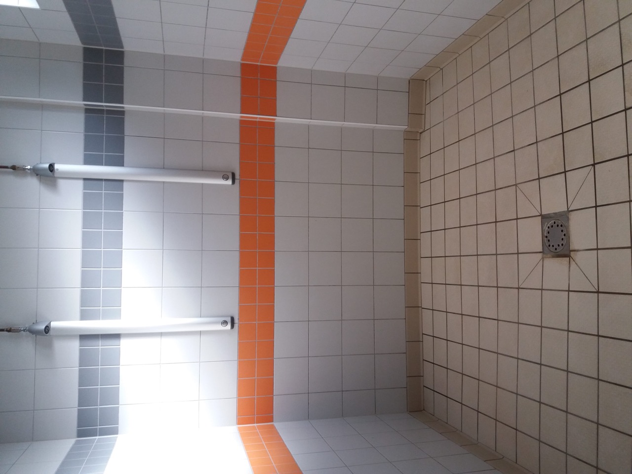 Douches-Salle-de-Lutte
