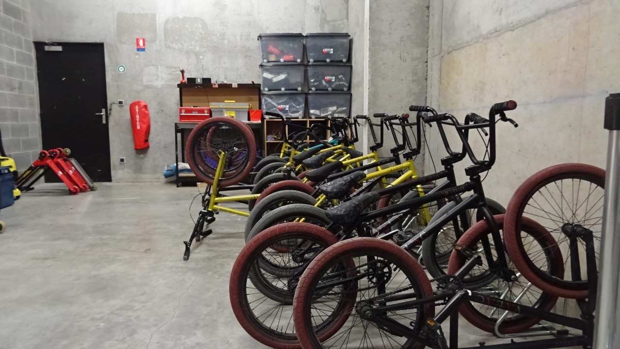 halle-de-glisse-salle-mecanique