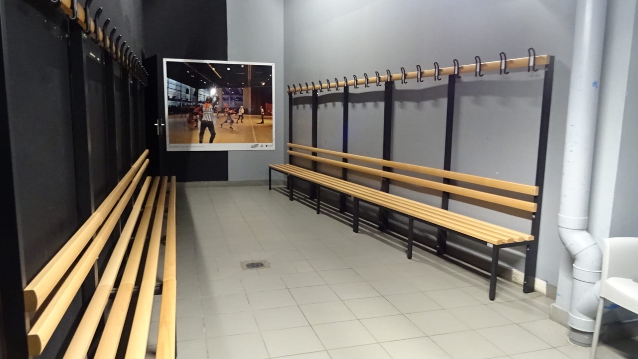 halle-de-glisse-vestiaires