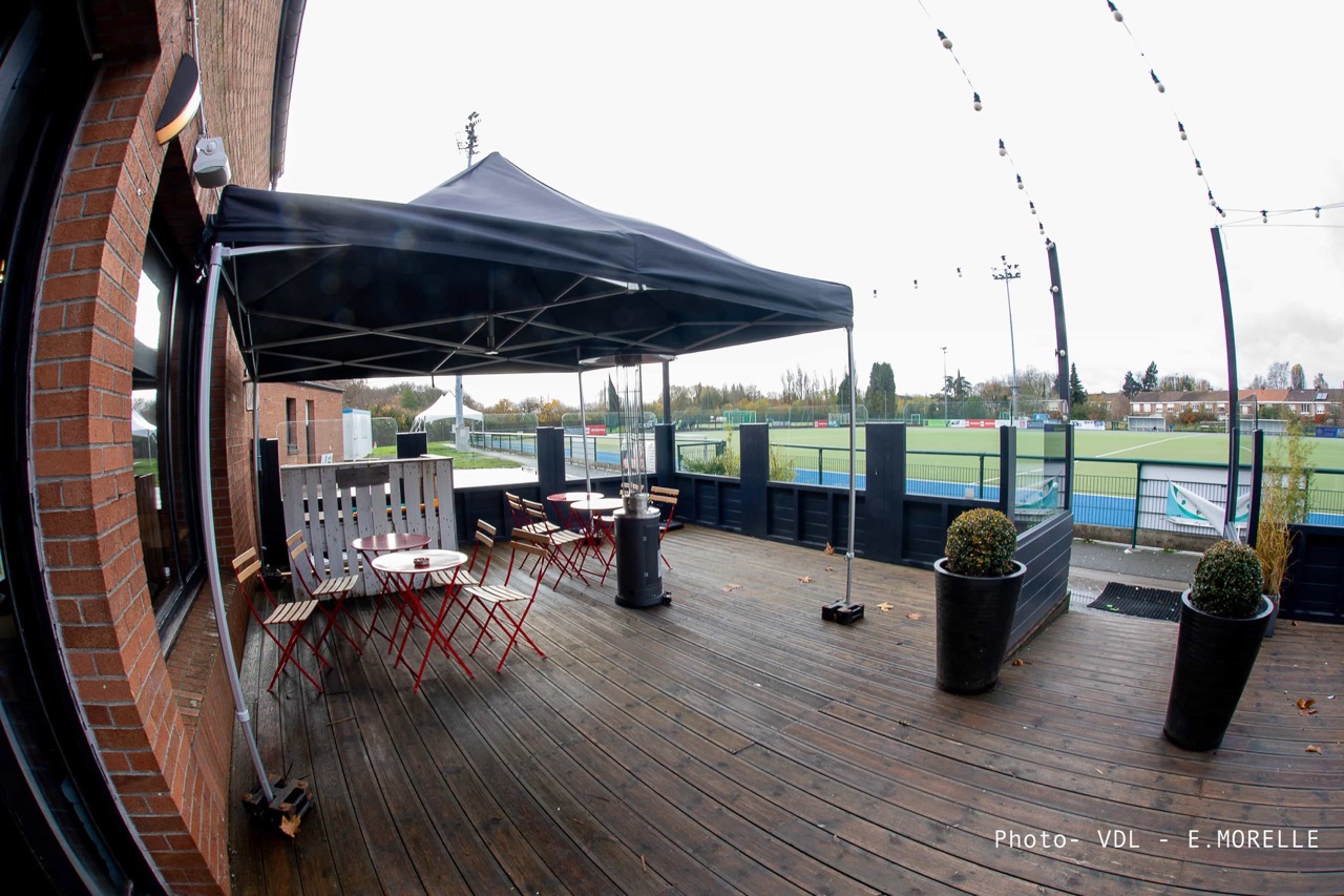 Hockey-exterieur-club-house