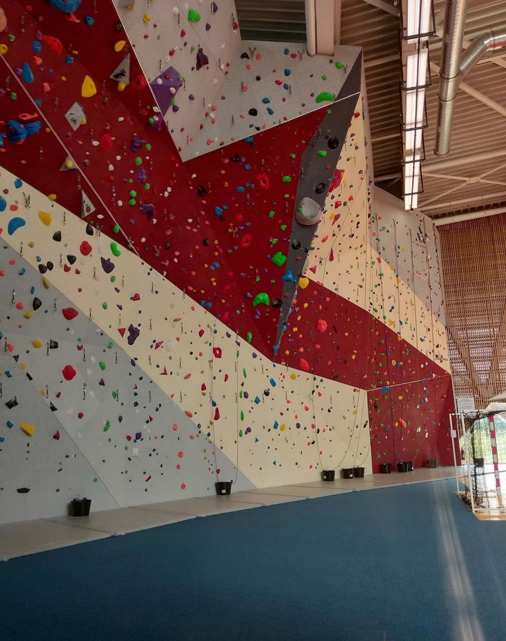 Mur-descalade-vue-basse-1