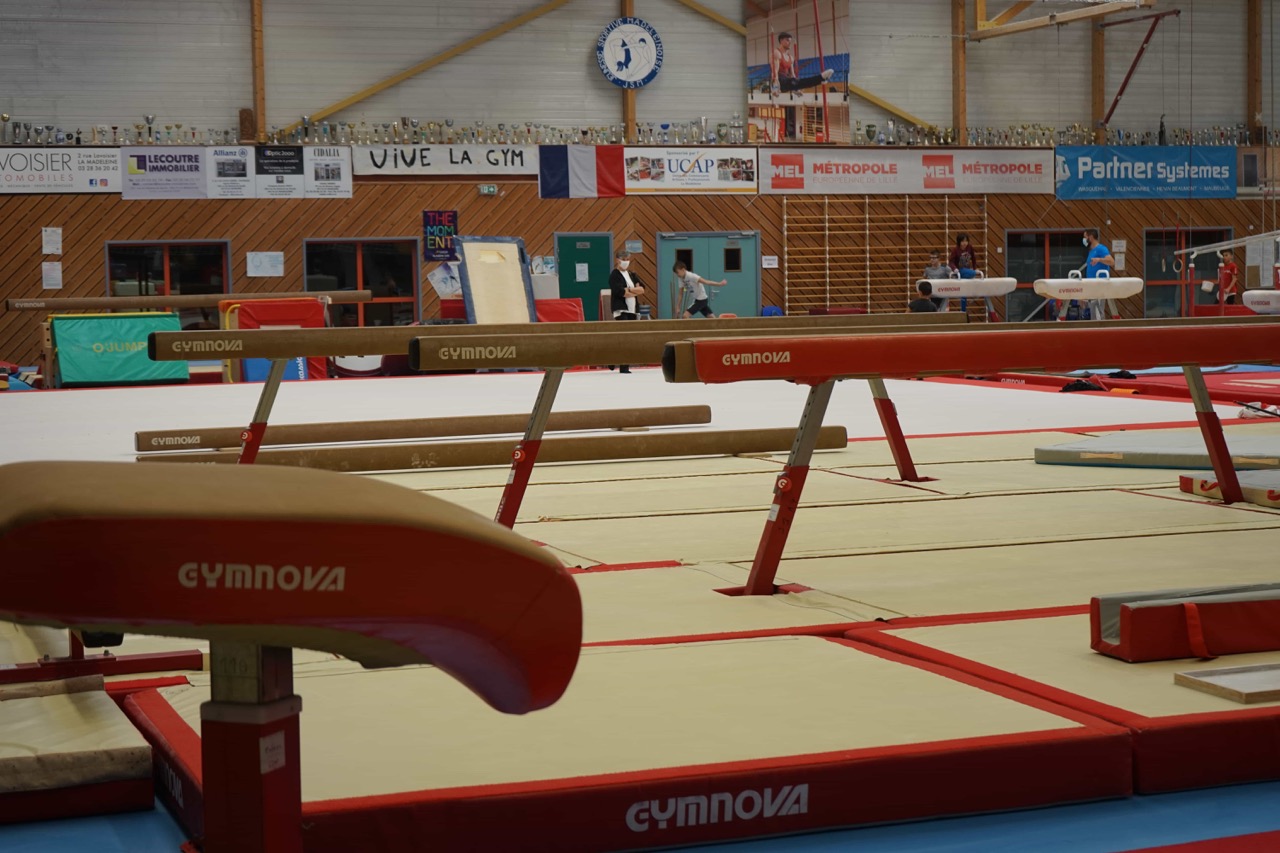Salle-de-Gymnastique-Marcel-Vendrome-Interieur-4
