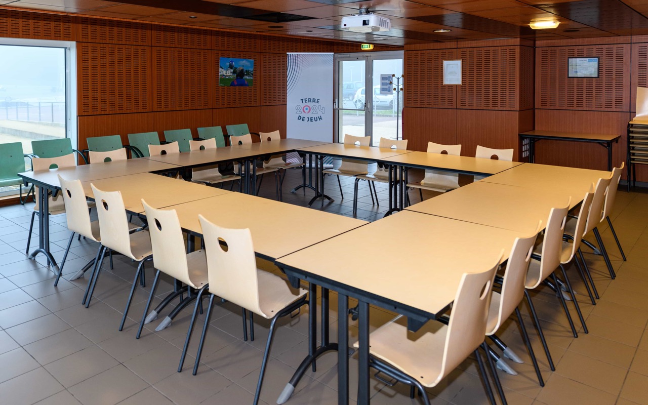 Salle-de-reunion-Cite-des-sports