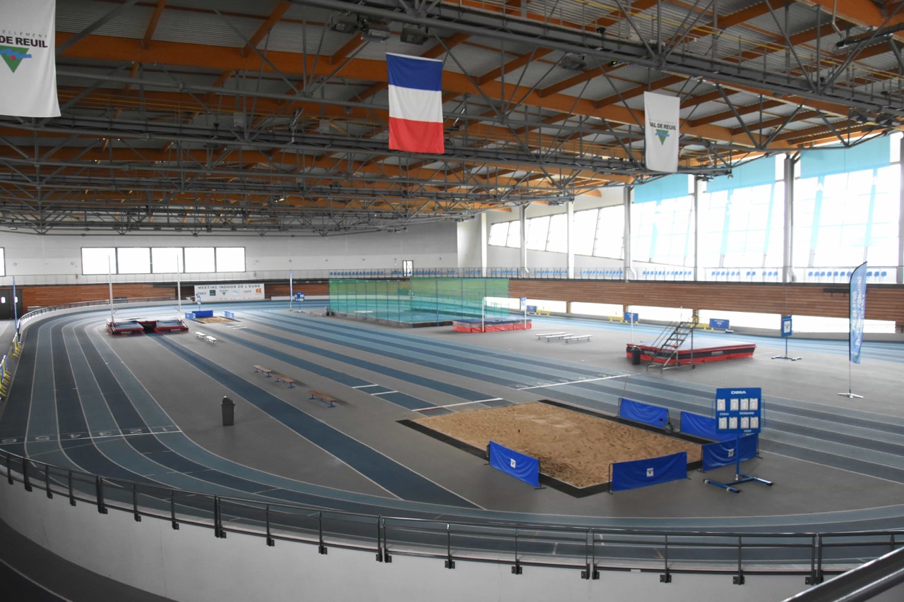 stade-indoor2