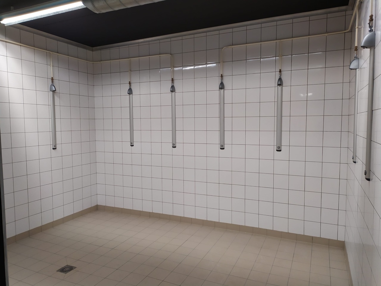 Trelaze-Arena-Loire-vestiaires-douches