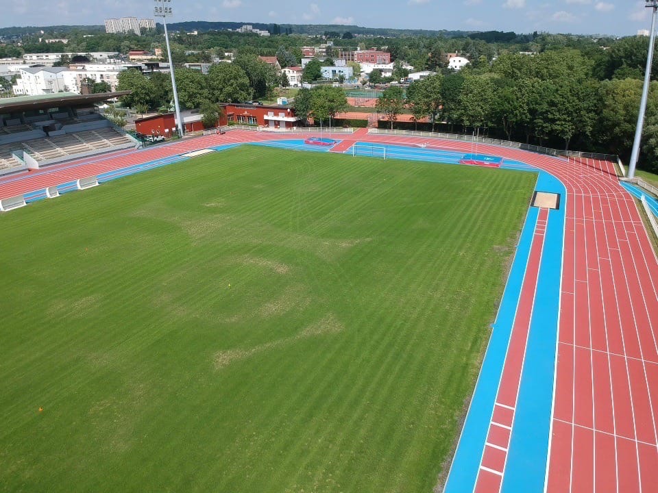Vue-aerienne_Piste-athletisme-stade-G.-Suant_3
