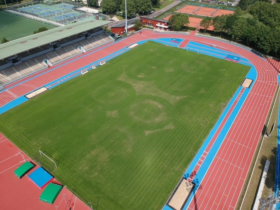 Vue-aerienne_Piste-athletisme-stade-G.-Suant_4