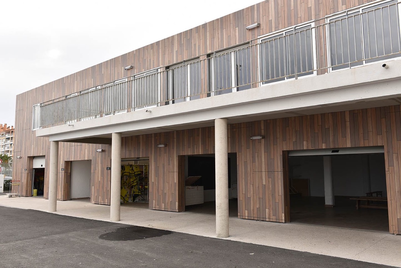 Facade-cote-stockage-bateaux