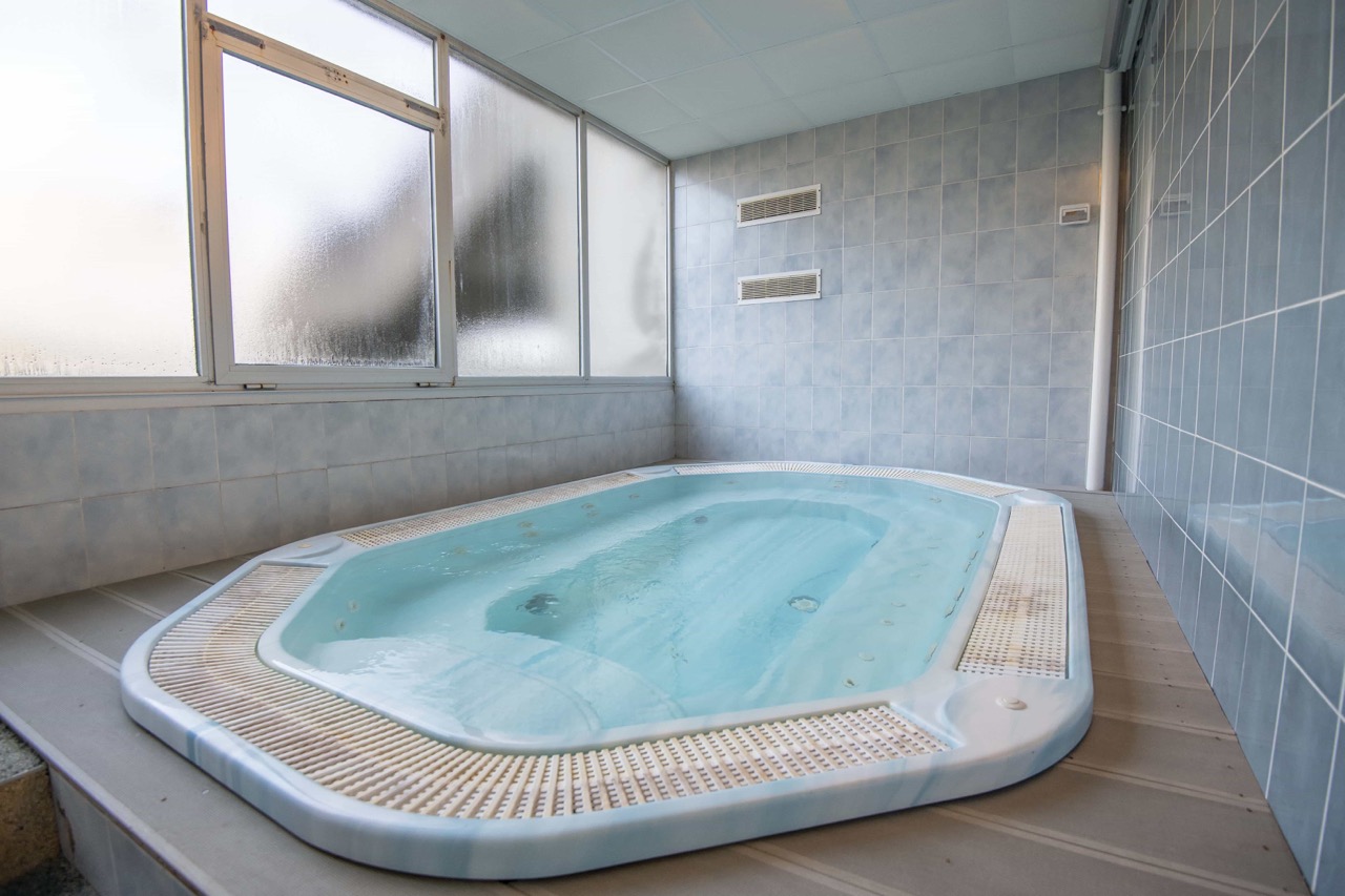 Jacuzzi-palais-des-sports-Beaublanc