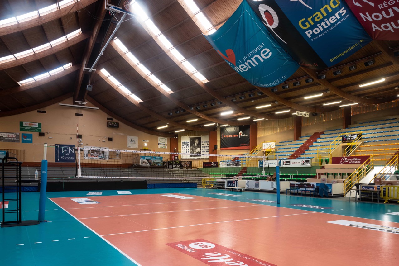 L.-Body-salle-de-volley-2