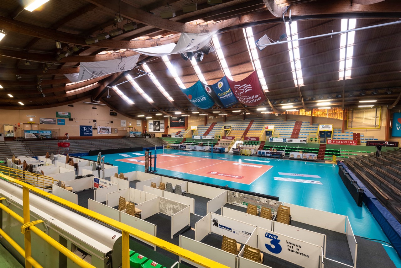 L.-Body-salle-de-volley-3