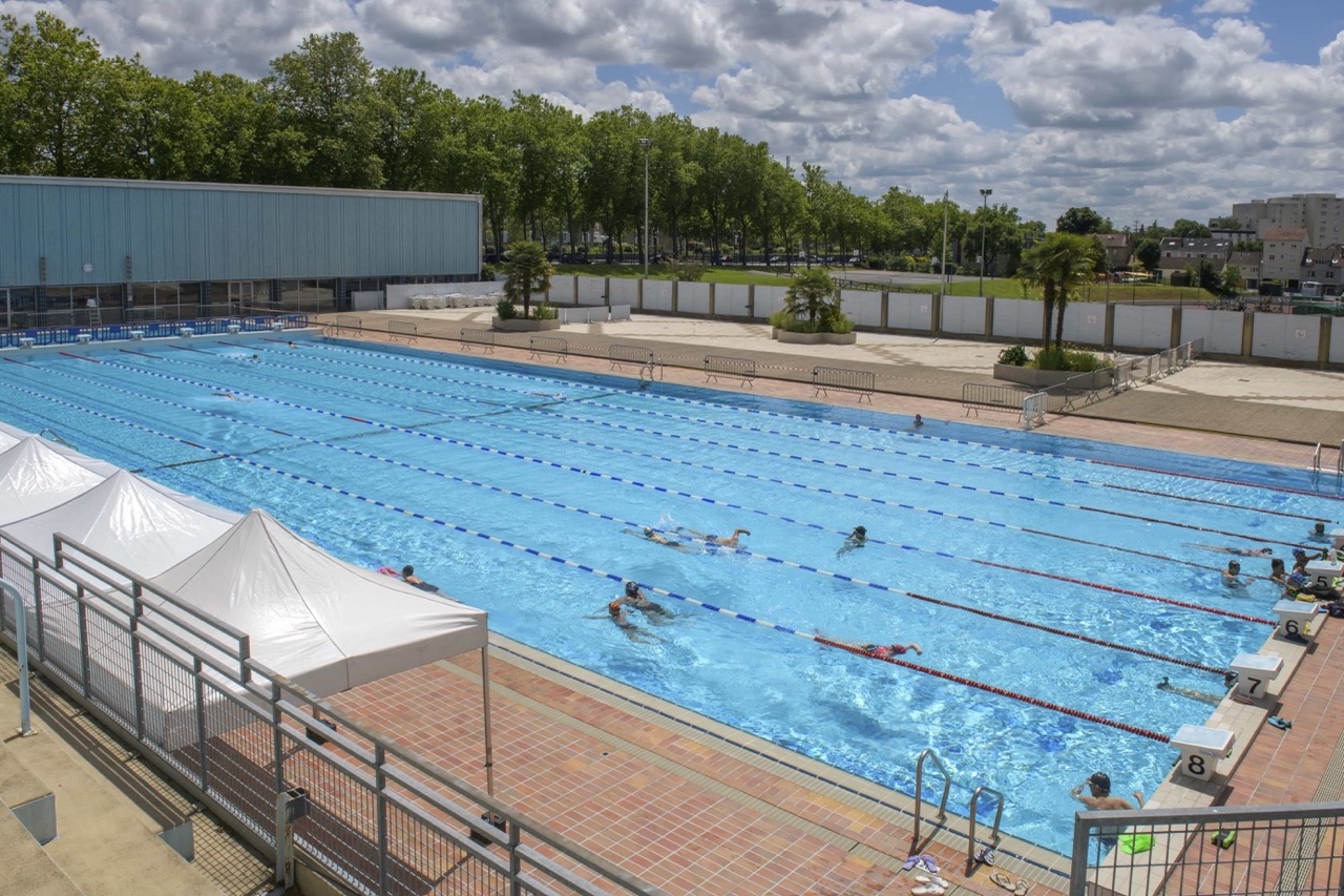 Piscine-exterieure-Beaublanc-2