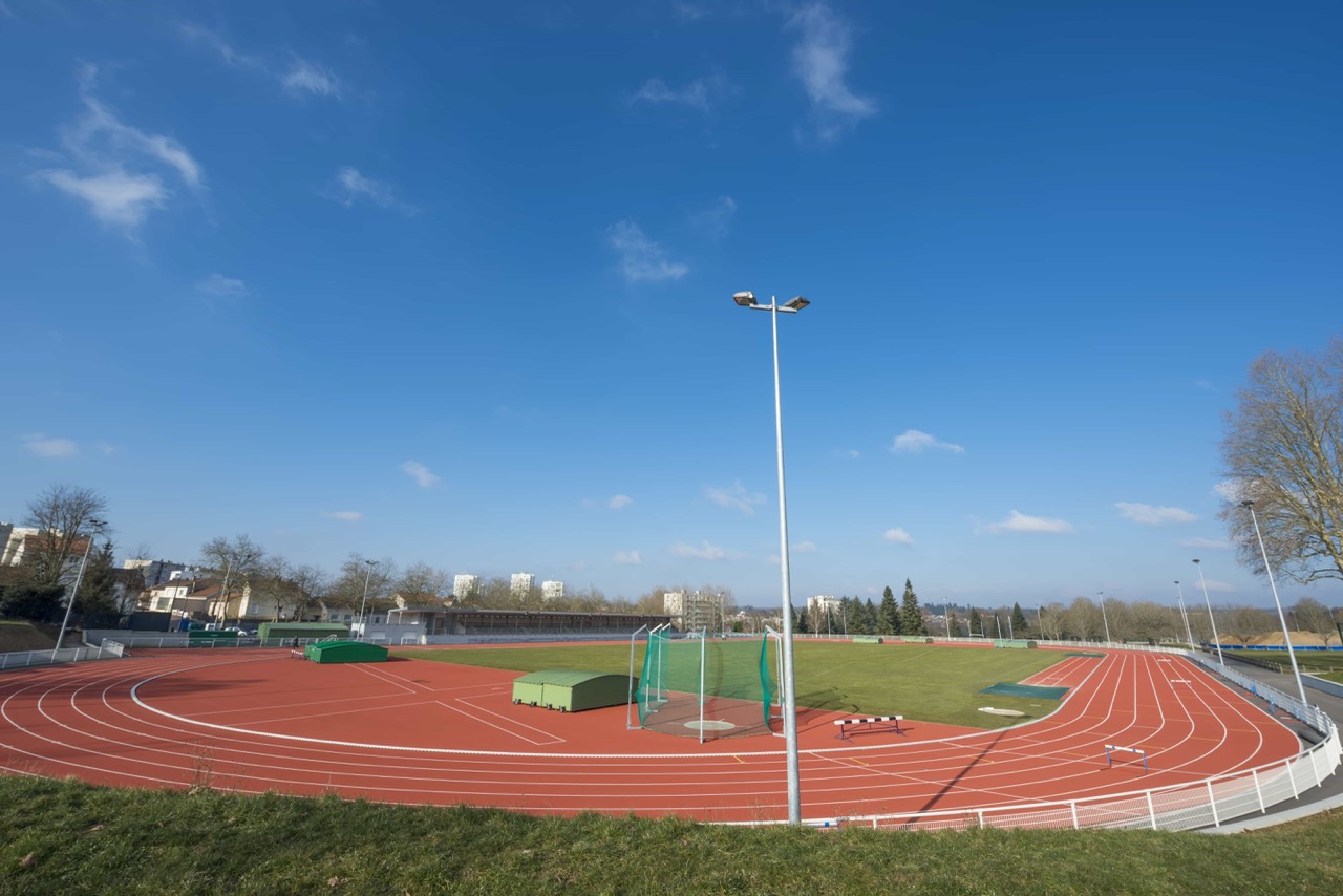Piste-athletisme-Beaublanc-1