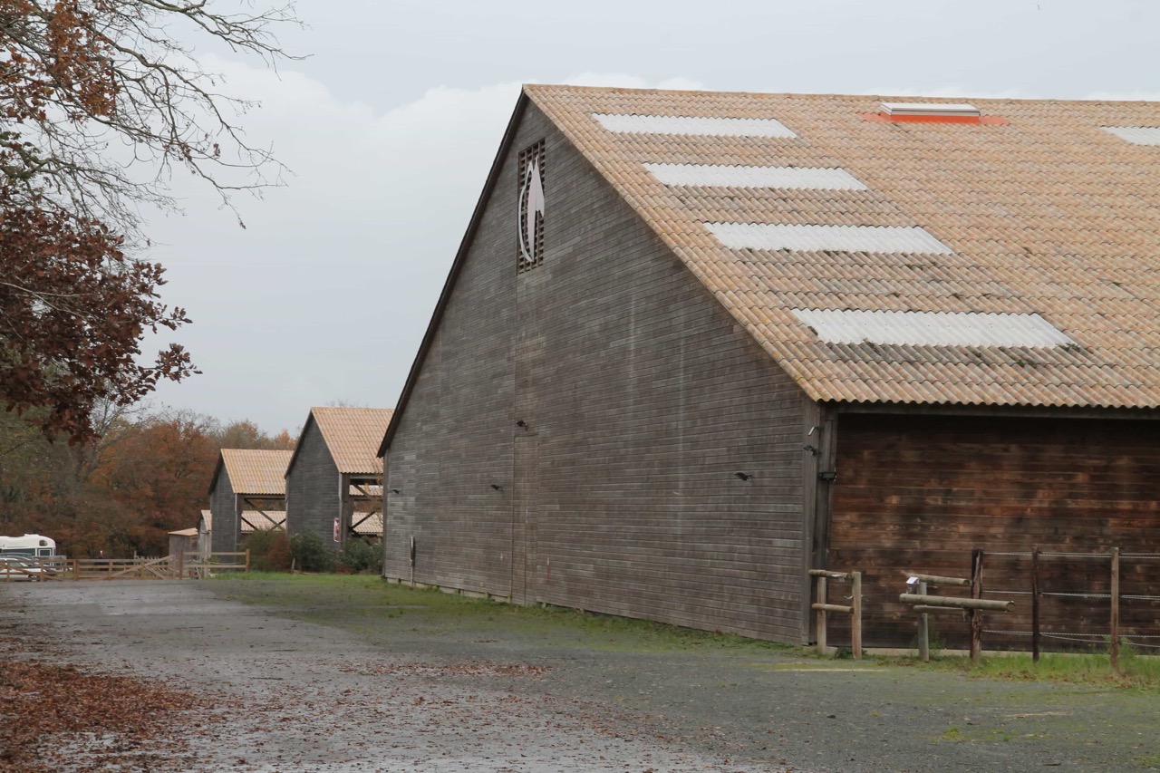 Pole_equestre_vendeen_facade