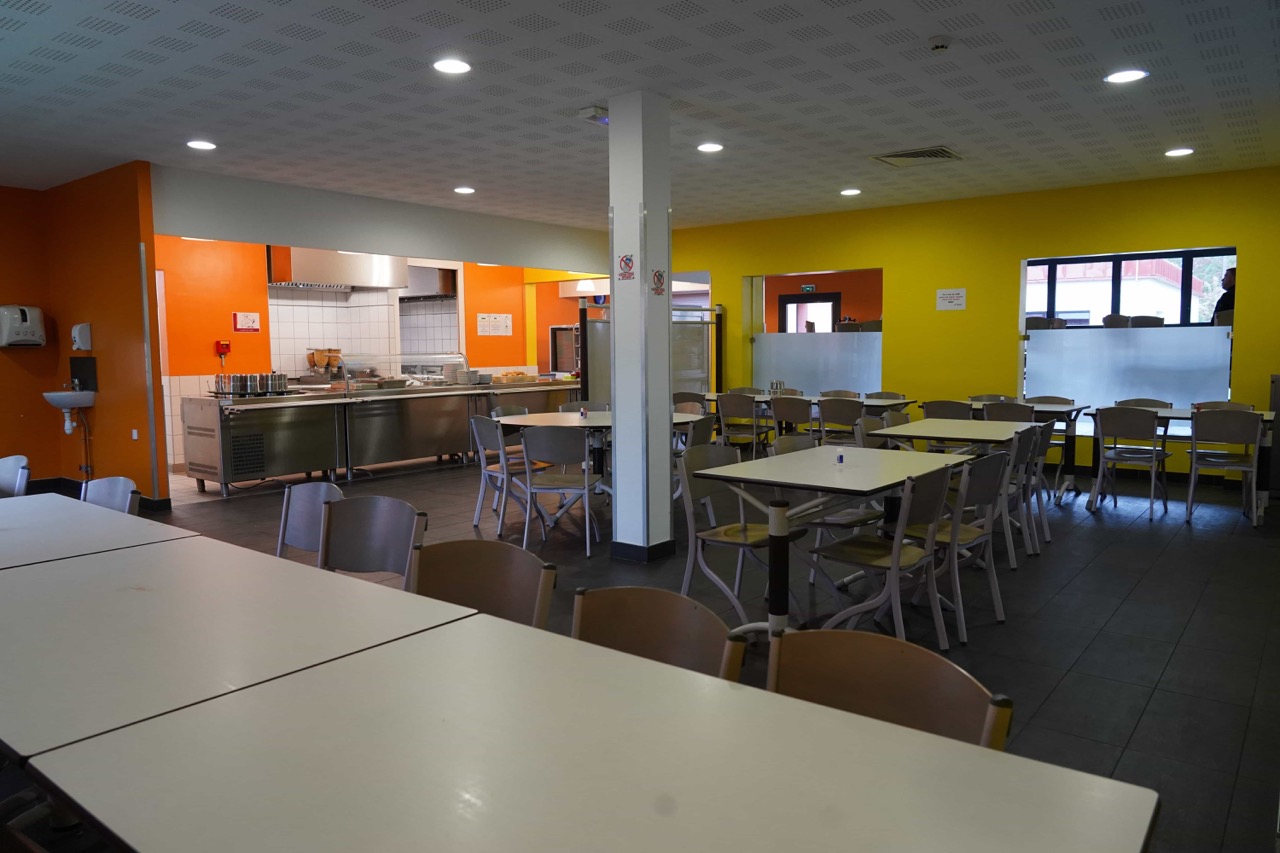 SALLE-DE-RESTAURATION