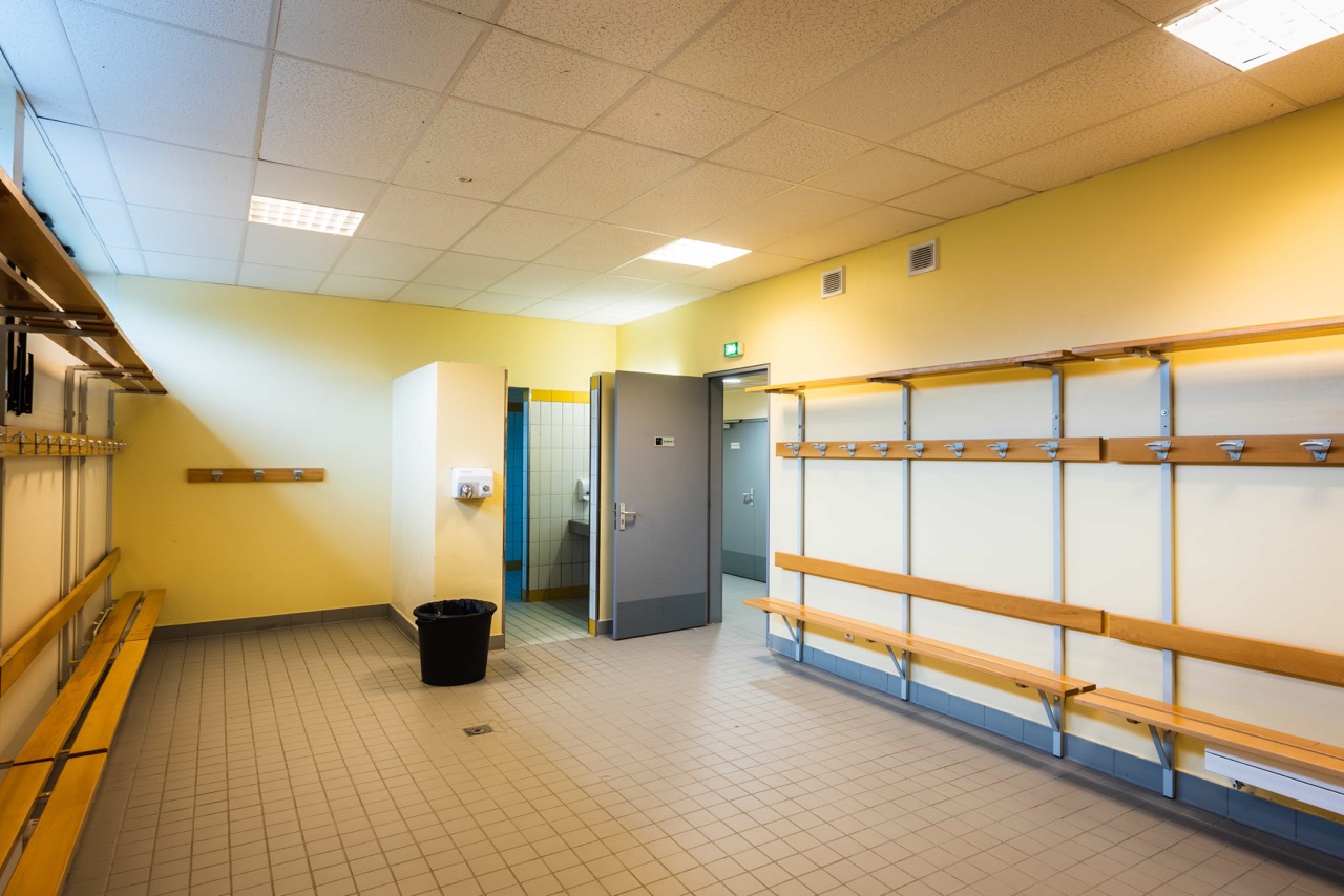 Salle-J-P.-Garnier-vestiaire