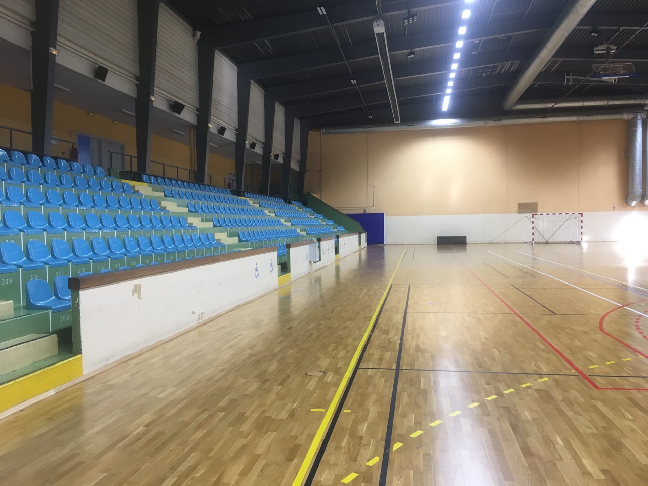 salle-omnisports-gradins