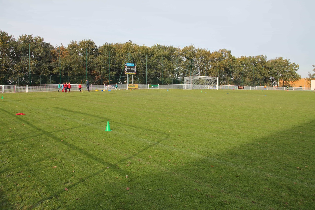 Stade_Albert_Robin_stade_dhonneur-2