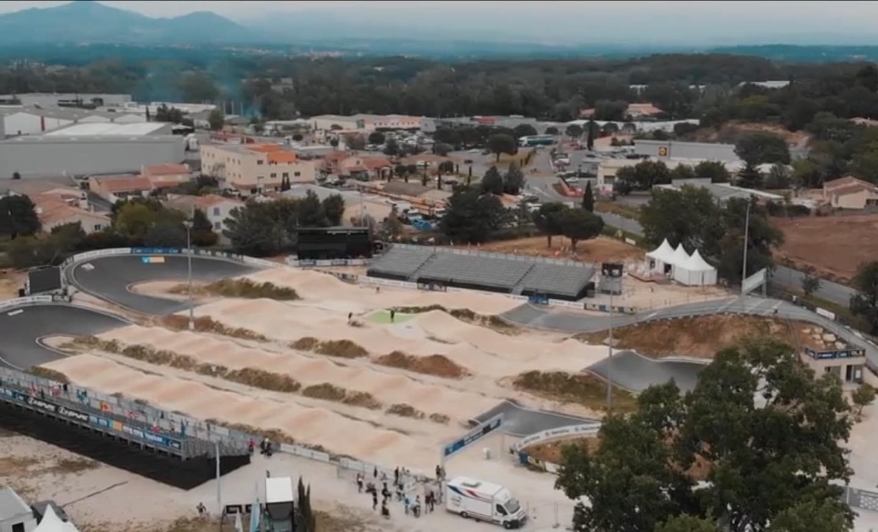 vue-aerienne-piste-competition