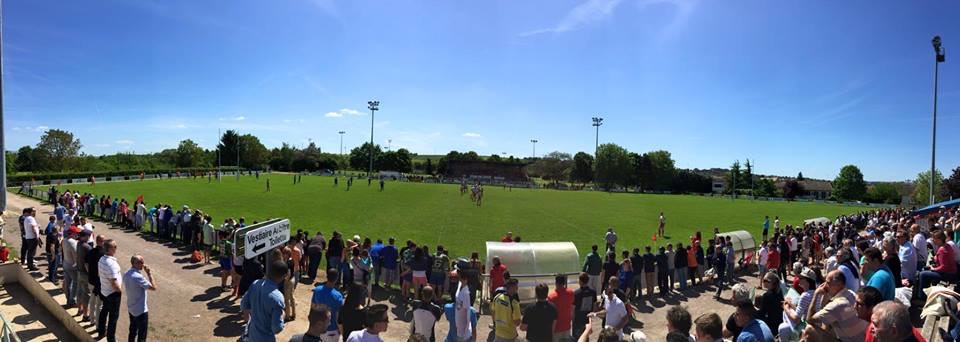 Vue-des-aires-de-jeu-en-competition-photo-1