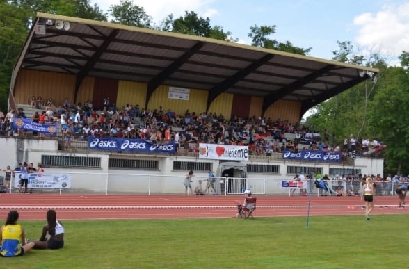 Vue-des-aires-de-jeu-en-utilisation-sportive-photo-5