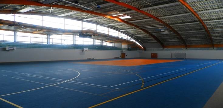 Vue-des-aires-de-jeu-vide