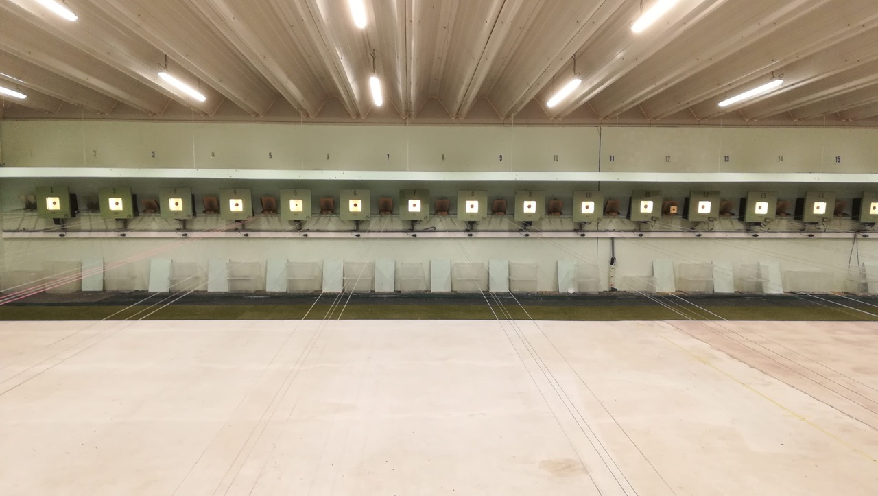 Vue-des-aires-de-jeu-vide-Cibles-electroniques-Pas-de-Tir-10M