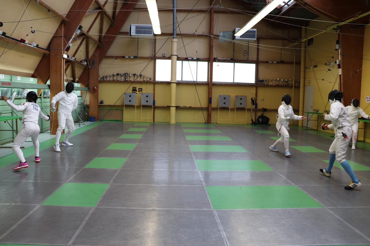 Vue-en-cours-dutilisation-de-la-salle-descrime-du-gymnase-3