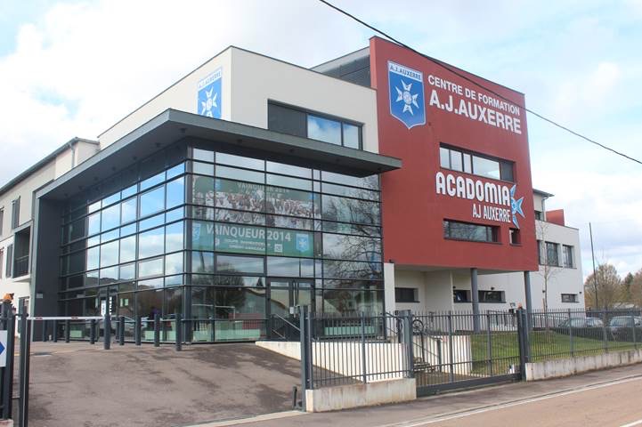 Vue-exterieure-de-face-1