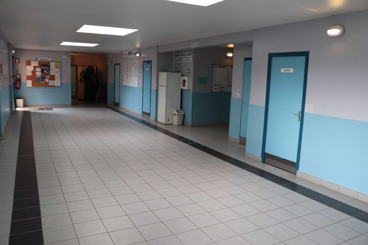 06_Acces-vestiaires_Coulaines-Copie