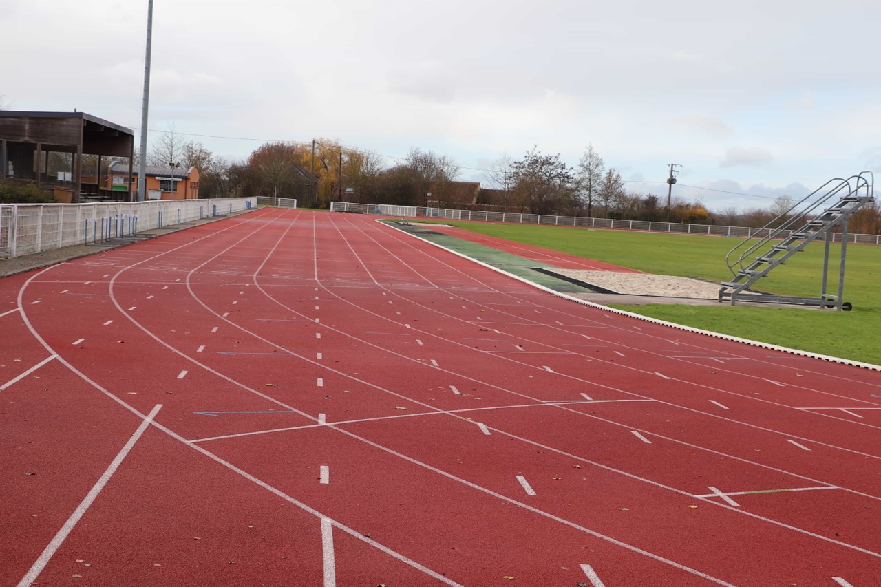 08_Piste-de-sprint-100m_Coulaines-Copie