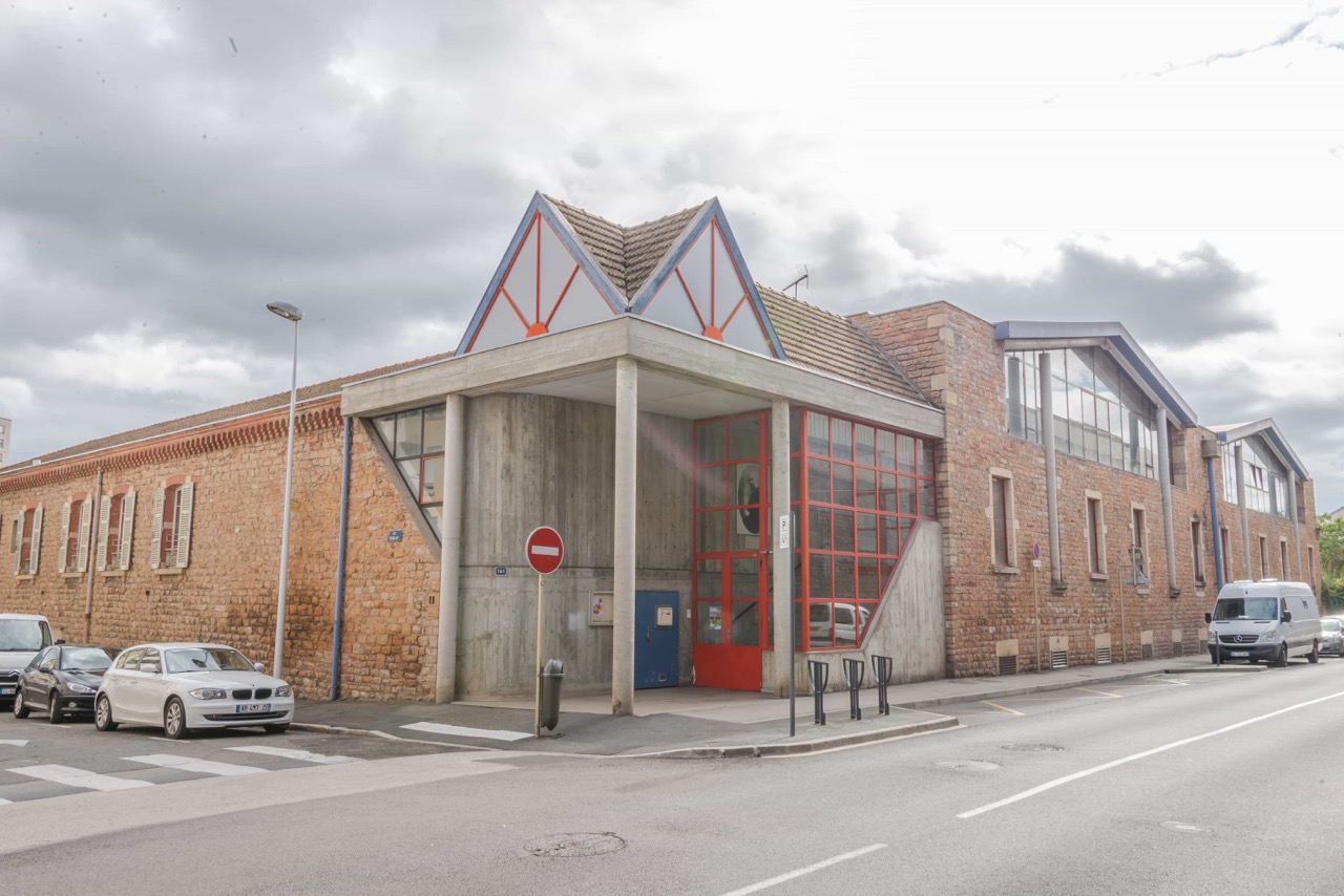 1-Macon_Complexe-Fernand-Velon_vue-exterieure