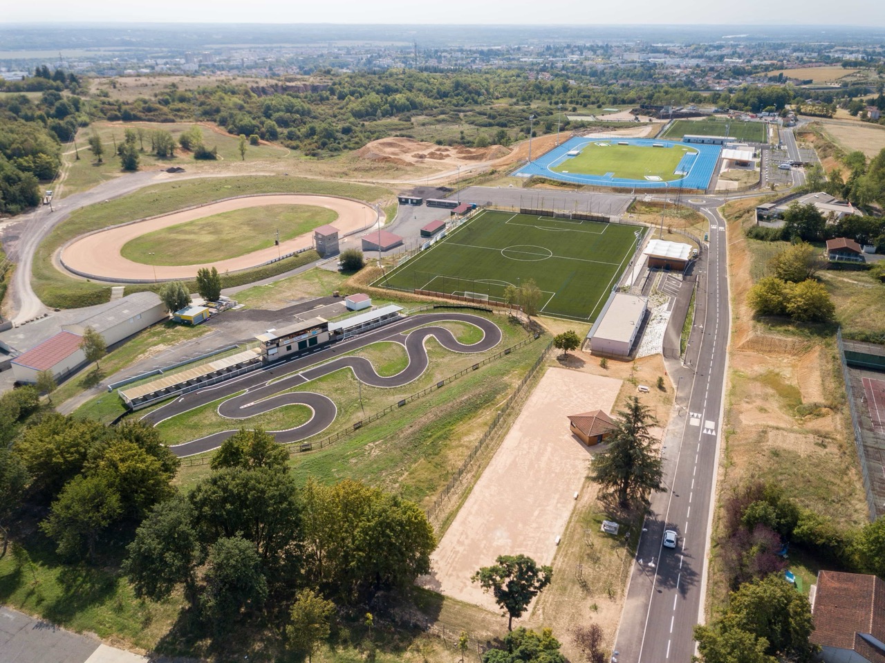 1-Macon_Stade-Marie-Jose-Perec_vue-densemble