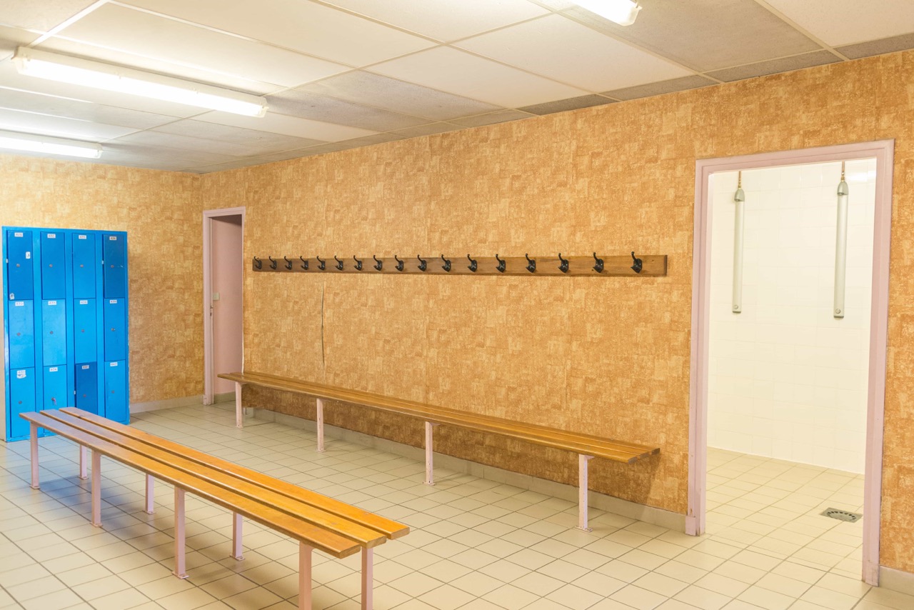 12-Macon_Complexe-Fernand-Velon_vestiaire-2