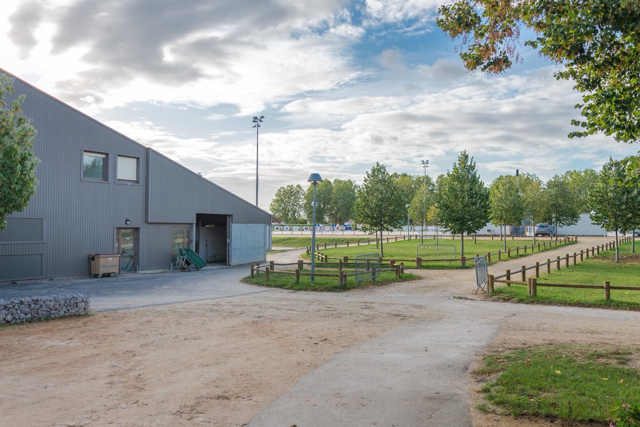 5-Macon_Centre-Equestre-de-Macon-Chaintre_entree