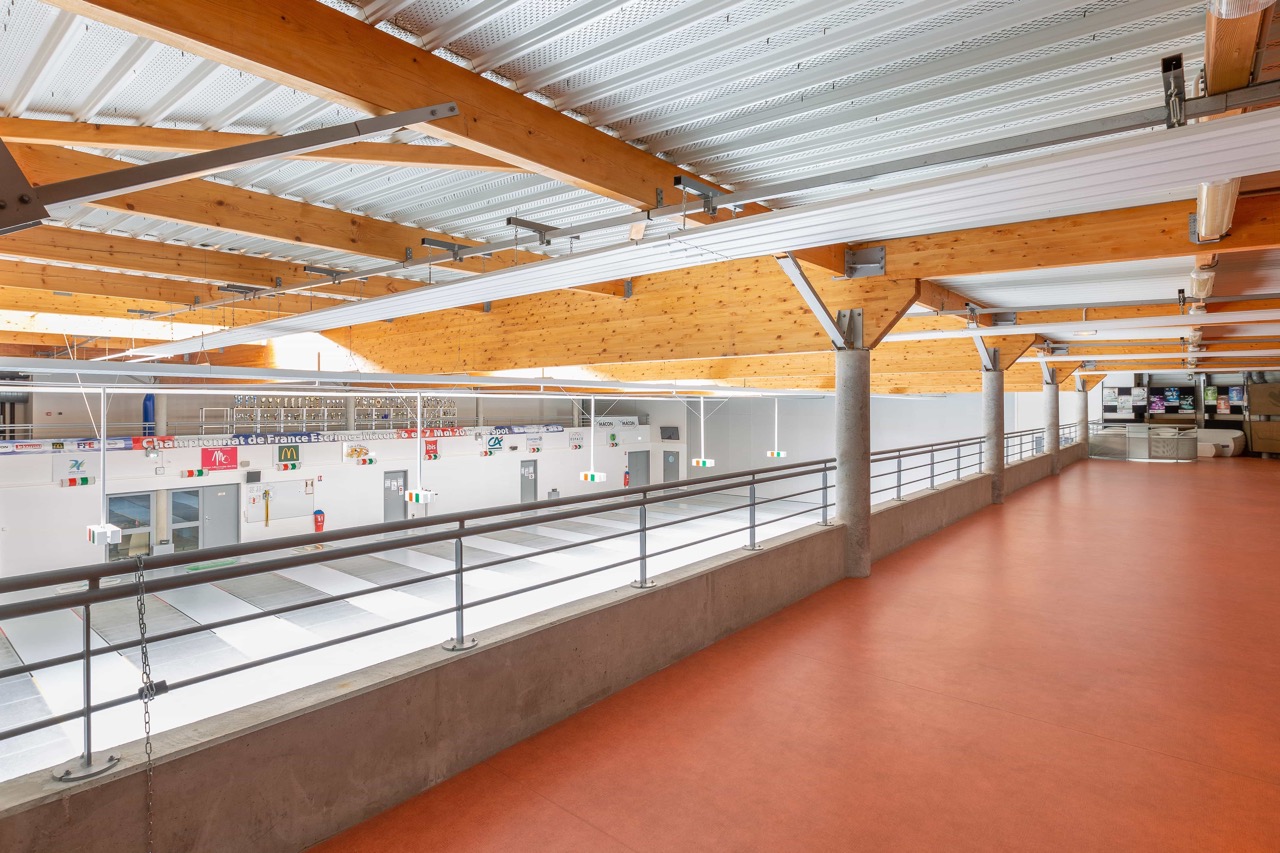 7-Macon_Complexe-sportif-des-Saugeraies_mezzanine