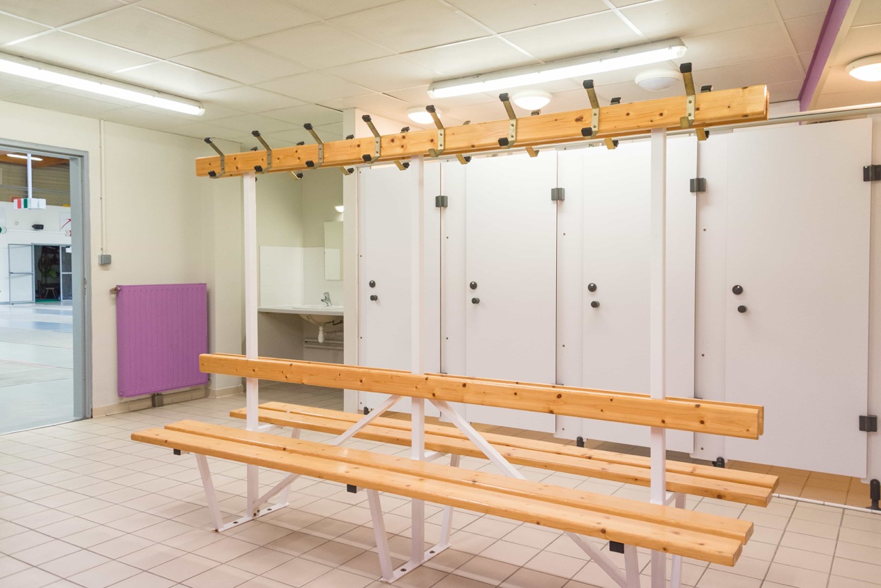 8-Macon_Complexe-sportif-des-Saugeraies_vestiaire