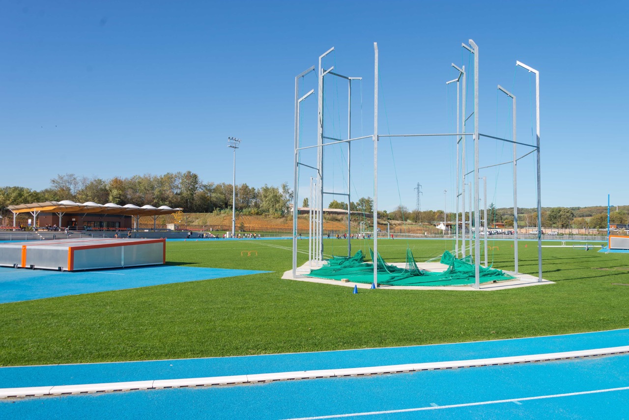 8-Macon_Stade-Marie-Jose-Perec_aire-de-lancer