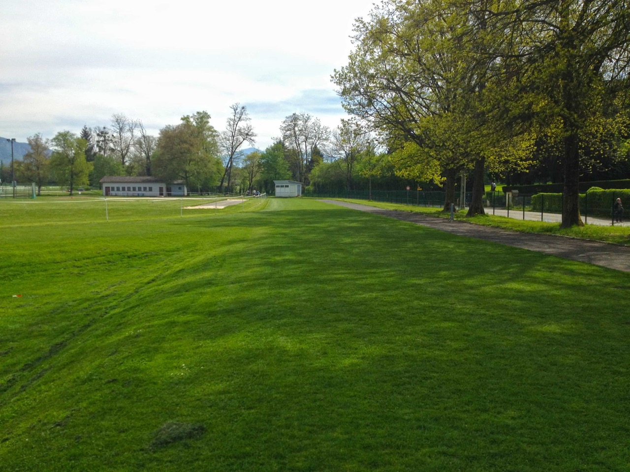 Aix-les-Bains-piste-en-herbe-athletisme-hippodrome