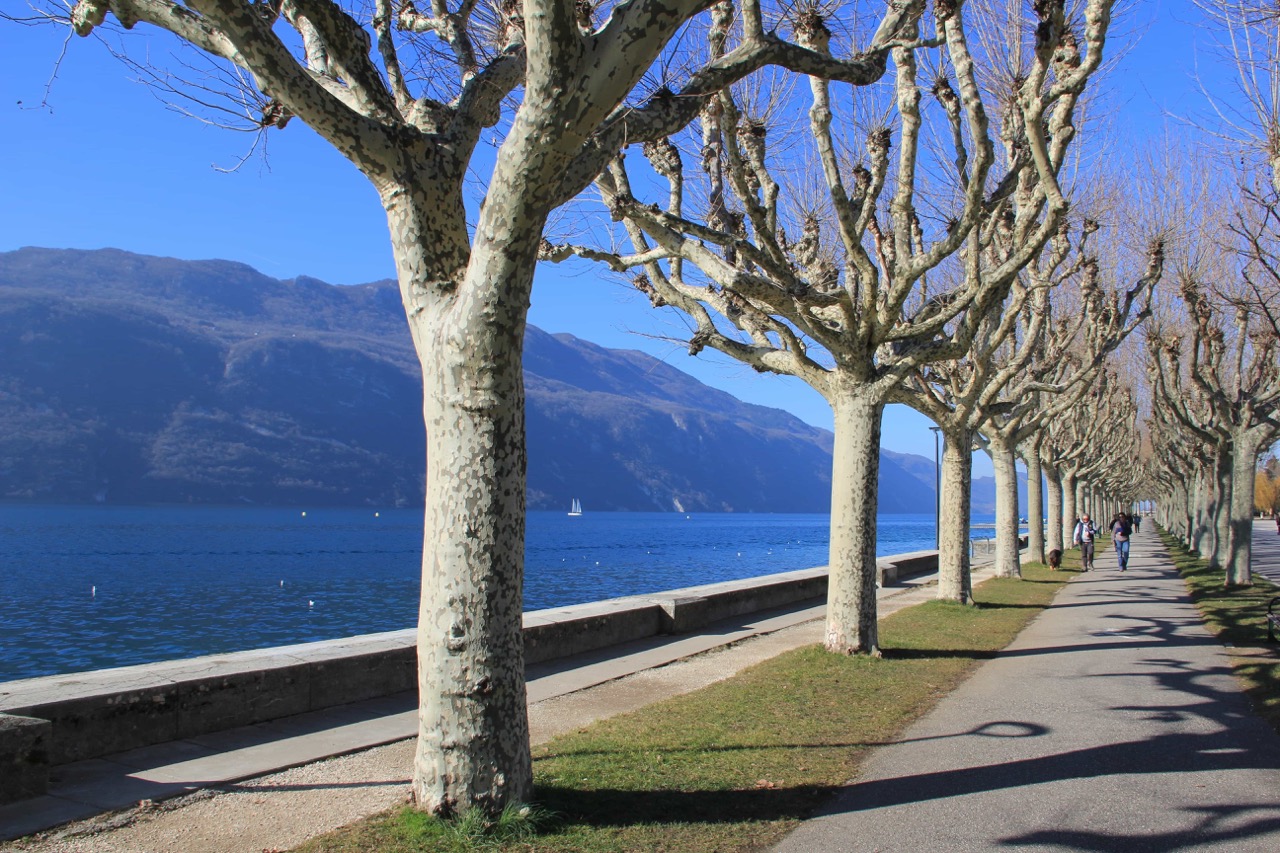 Aix-les-Bains-Promenade-Lac