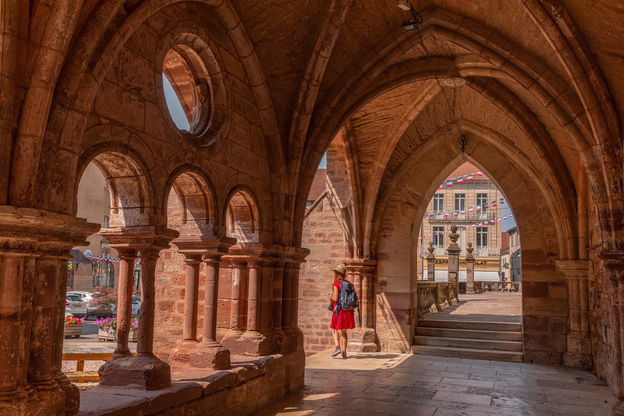 Cloitres-de-Luxeuil-les-Bains-Copyright-Itinera-Magica